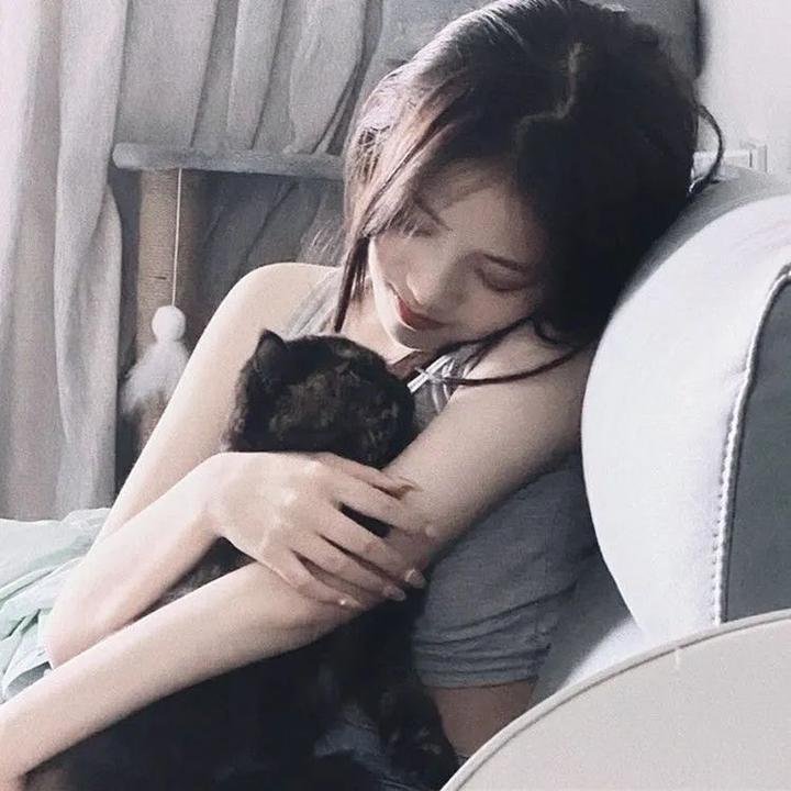 雨中的伊莲娜
